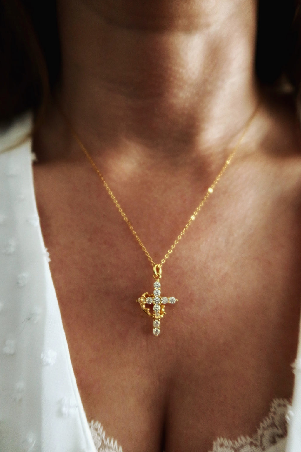 „Crowned Light“ - 925 Silver Kreuz Kette mit Krone